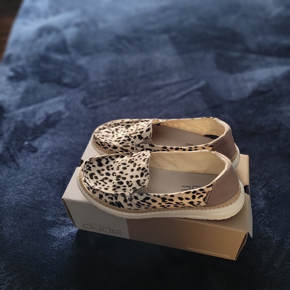 Hey Dude Leopard and Tan Women's Loafers - Picture 1 of 6